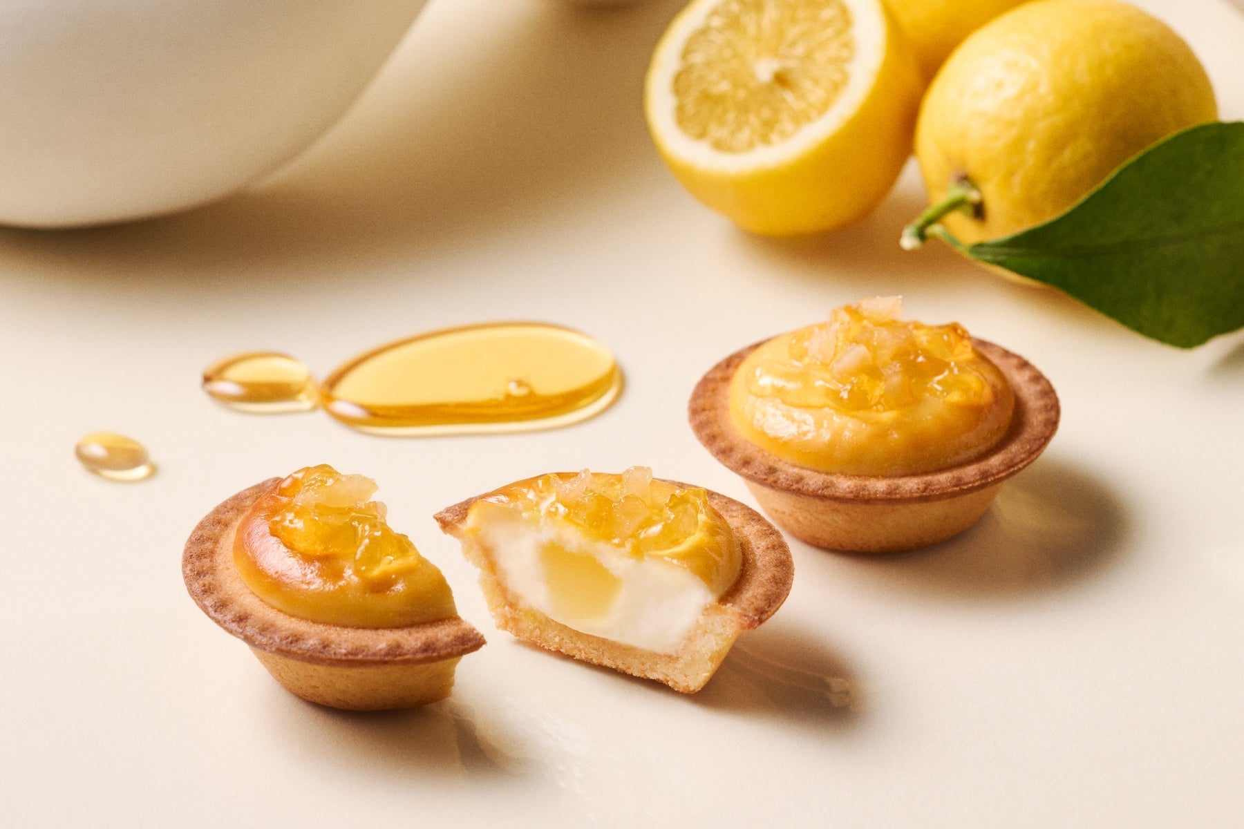 【BAKE CHEESE TART】夏のレモンスイーツ／冷やしても美味しい！「焼きたてタルト はちみつレモンチーズ」2025年6月1日（日）より発売
