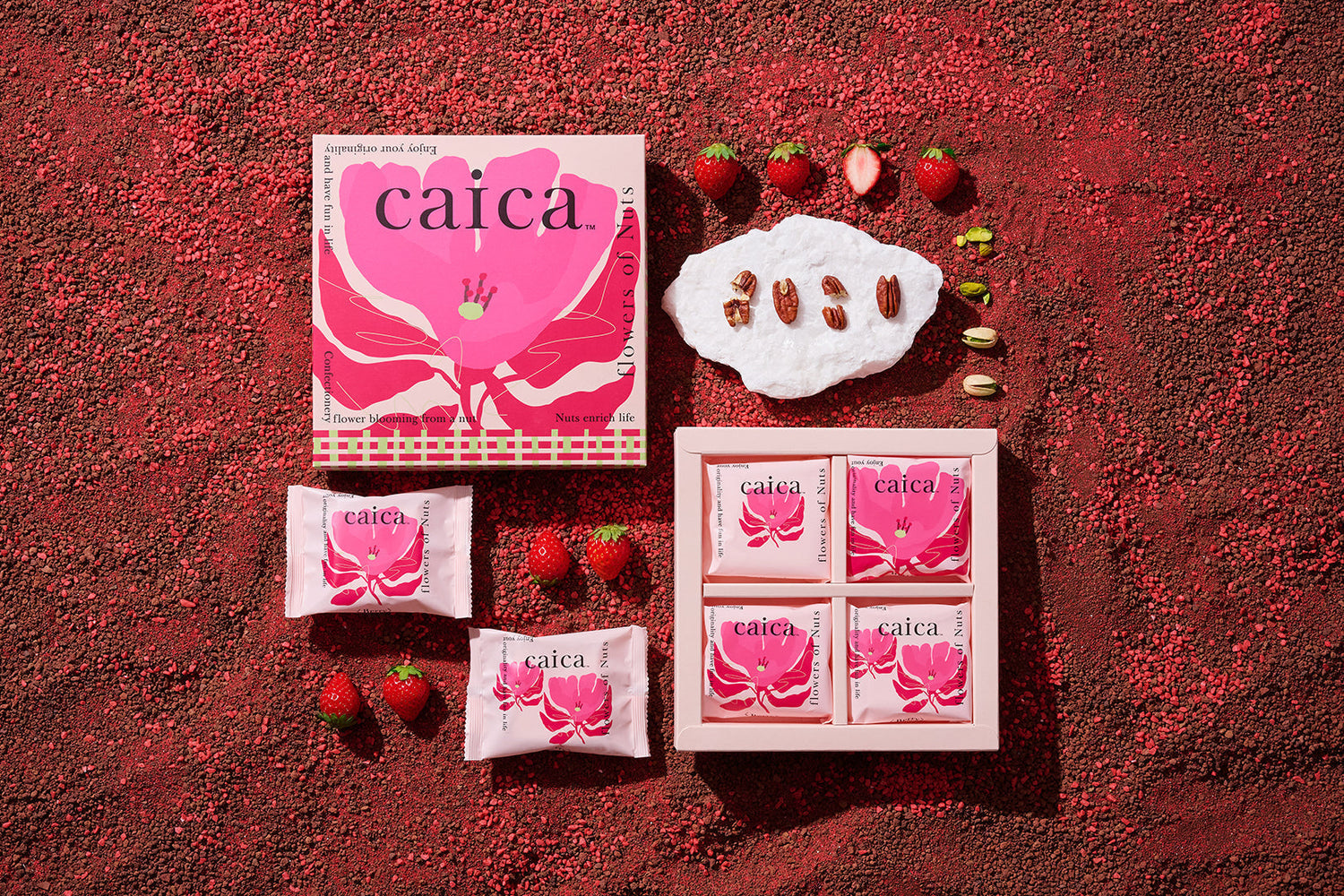 【caica】11/26（水）販売／ザクッと、しっとり。ホワイトチョコレートのナッツケーキ「ショコラホワイトケーキ〈ベリー〉」登場