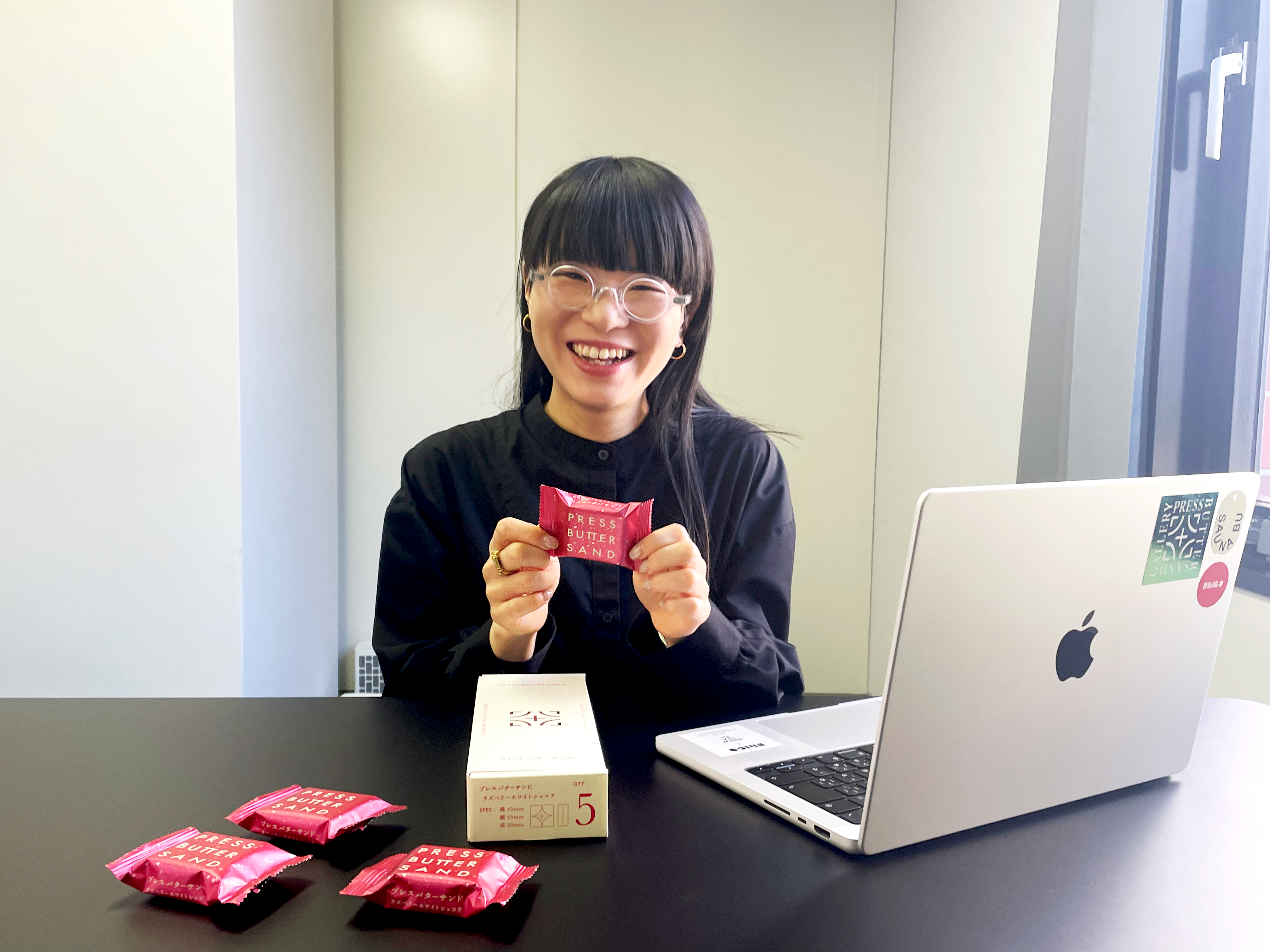 「BAKE INC. Creative File ～デザインのひみつ～」バターサンド〈ラズベリーホワイトショコラ〉編
